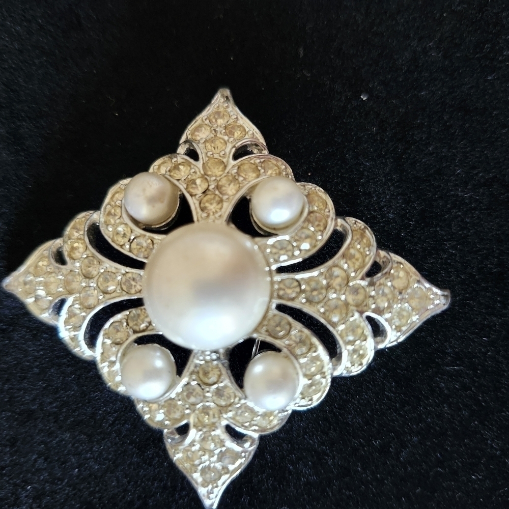 Elegant Silver and Faux Pearl Brooch